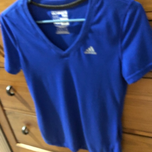 ADIDAS women’s XS tee shirt - Picture 3 of 3